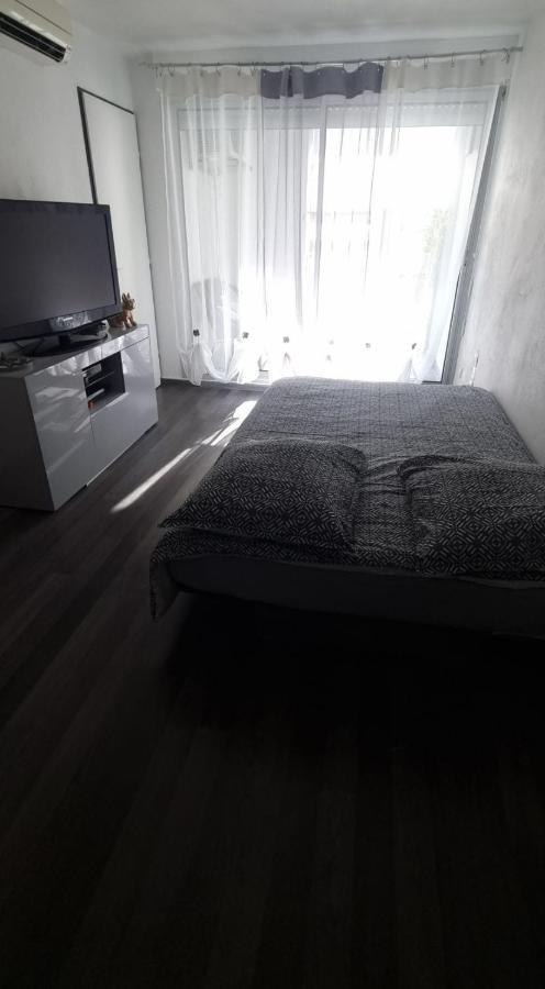 Nouveau Bien Lumineux Tout Confort En Centre Ville Sete Luaran gambar